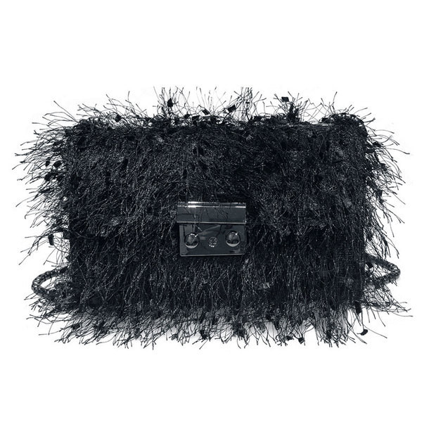 Női táska hosszú füllel, fém elemmel