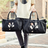 Alkalmi táska fekete színben, rátéttel