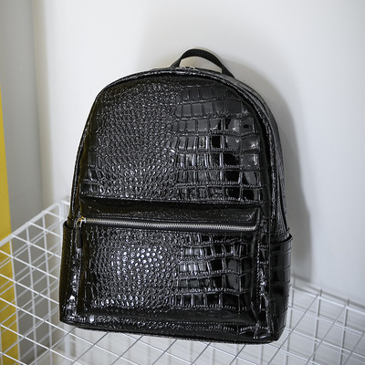 Férfi öko bőr hátizsák zsebbel fekete színben