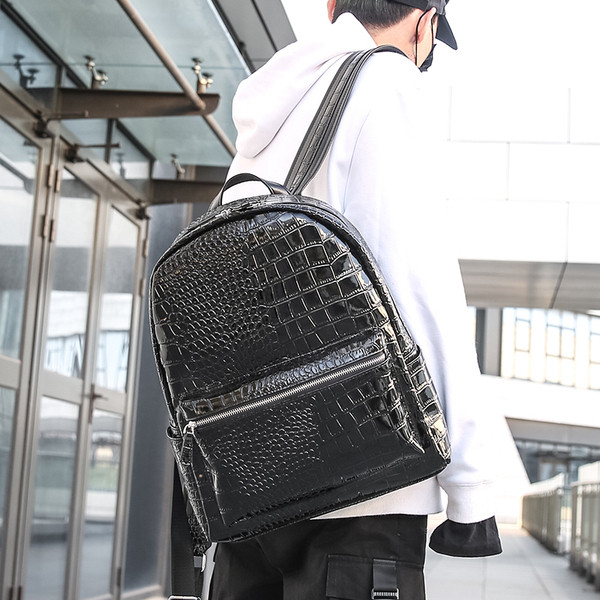 Férfi öko bőr hátizsák zsebbel fekete színben