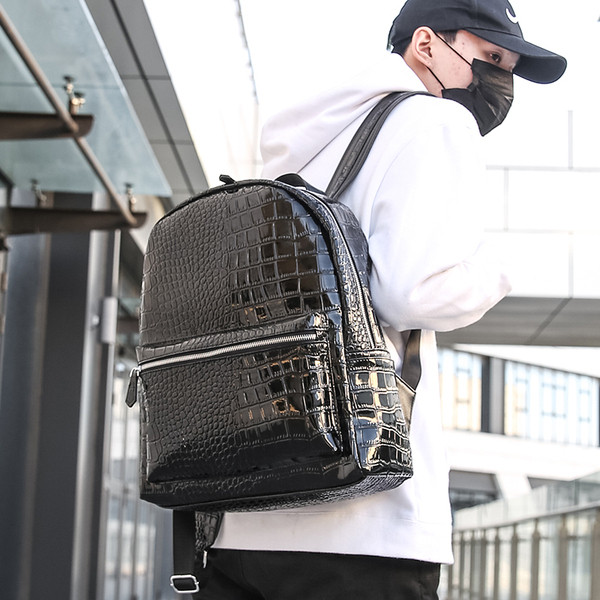 Férfi öko bőr hátizsák zsebbel fekete színben