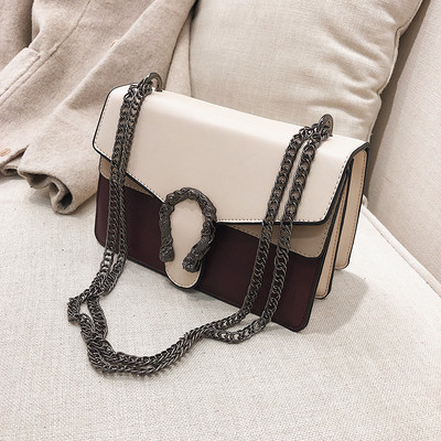 Stílusos női táska hosszú füllel, három színben