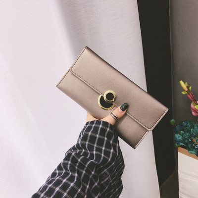 Γυναικείο  μοντέρνο πορτοφόλι με μεταλλική στερέωση