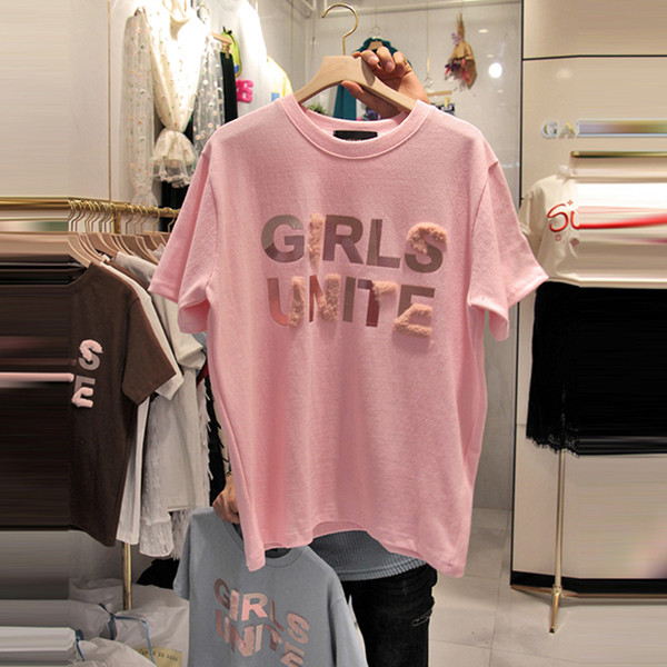 Aktuális női póló O-nyakkal, rózsaszín és fehér színben