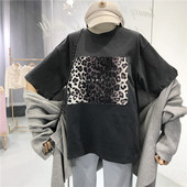 Modern női póló széles modell több színben mintával