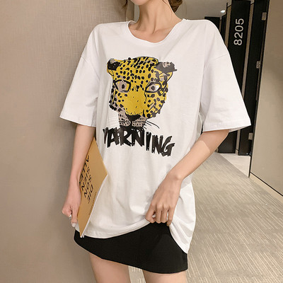 Három színben rátéttel ellátott női póló