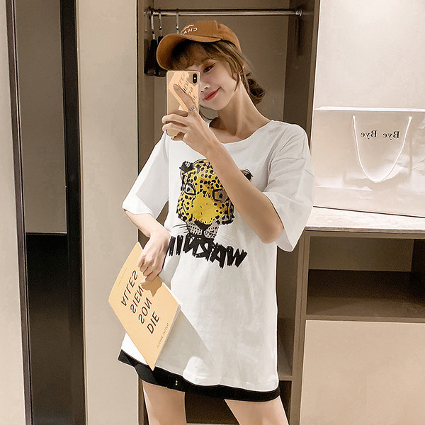 Három színben rátéttel ellátott női póló