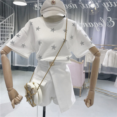 Stílusos női póló fehér, szürke és fekete színekben