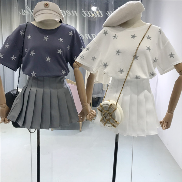 Stílusos női póló fehér, szürke és fekete színekben