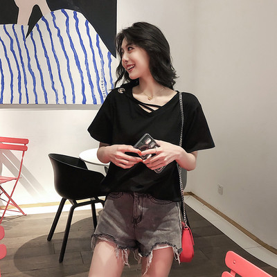 Modern női póló nyakkendővel több színben