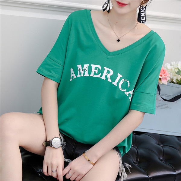 Női alkalmi póló széles modell nyomattal és felirattal több színben