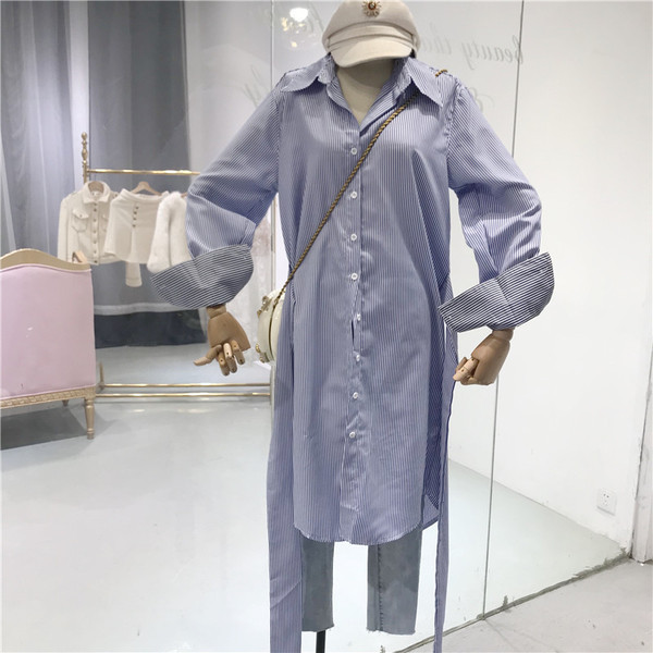 Modern női csíkos ing hosszú modell kék színben