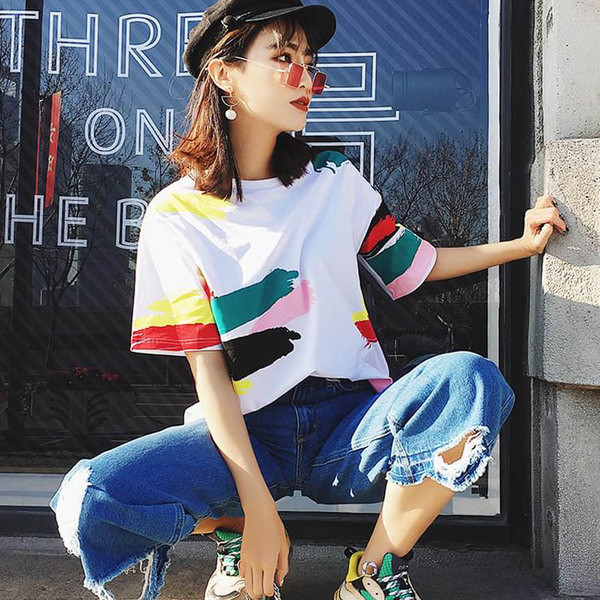 Modern női blúz rövid ujjal, fehér színben