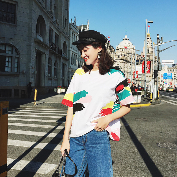 Modern női blúz rövid ujjal, fehér színben