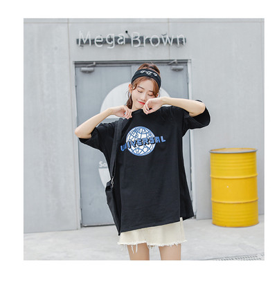 Női póló széles modell fehér és fekete rátéttel