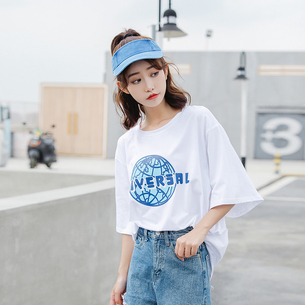 Női póló széles modell fehér és fekete rátéttel