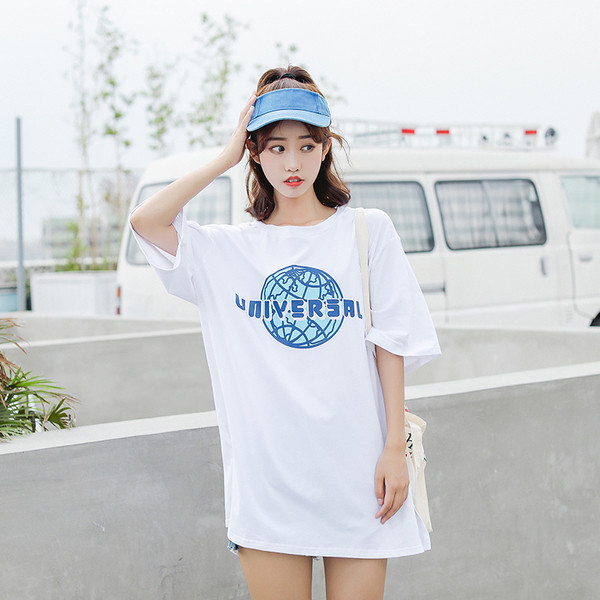 Női póló széles modell fehér és fekete rátéttel