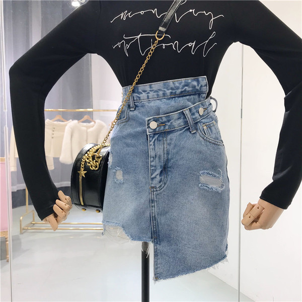 ÚJ Aktuális női farmerszoknya mozgó modell világos színben