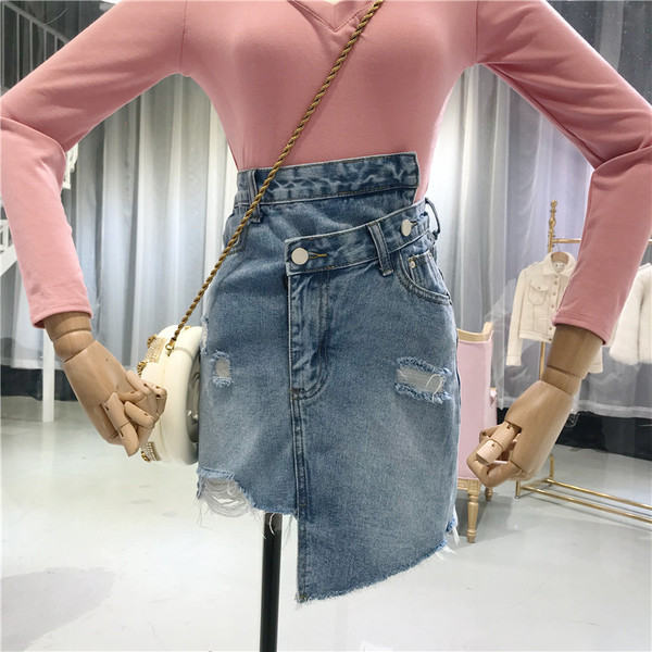 ÚJ Aktuális női farmerszoknya mozgó modell világos színben