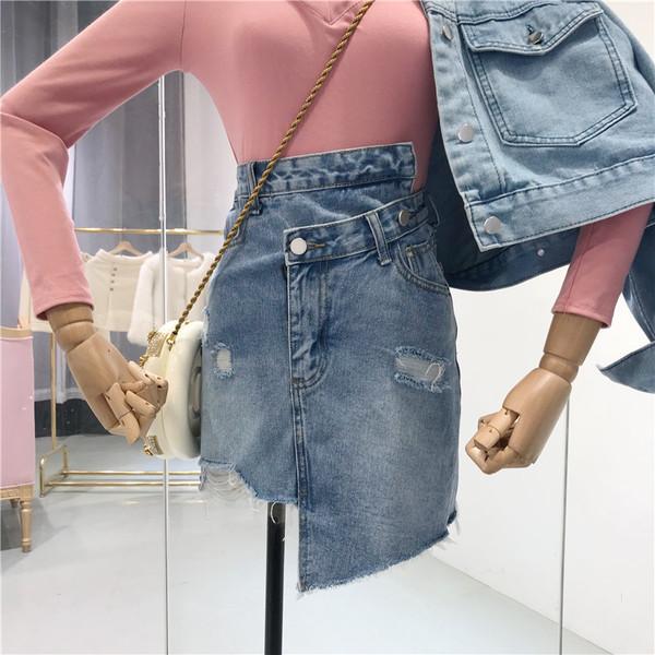 ÚJ Aktuális női farmerszoknya mozgó modell világos színben