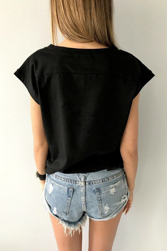 Alkalmi női póló V-nyakkal, több színben