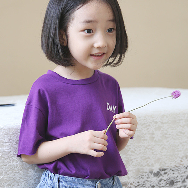 Παιδική μοντέρνα μπλούζα με κοντό μανίκι και πολύχρωμη επιγραφή