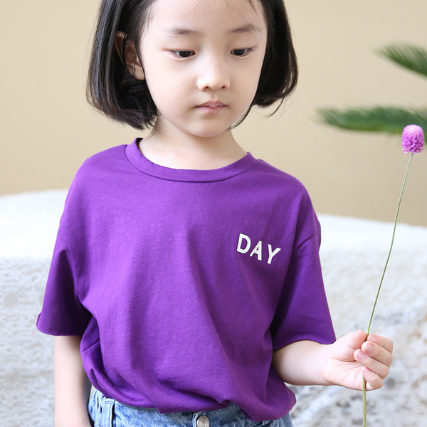 Παιδική μοντέρνα μπλούζα με κοντό μανίκι και πολύχρωμη επιγραφή