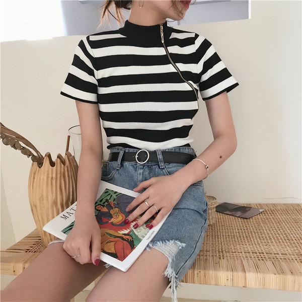 Lezser női blúz, rövid ujjal, oldalsó cipzárral, három színben