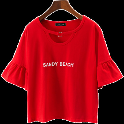 Modern női blúz rövid ujjal, piros és kék felirattal