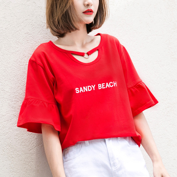 Modern női blúz rövid ujjal, piros és kék felirattal