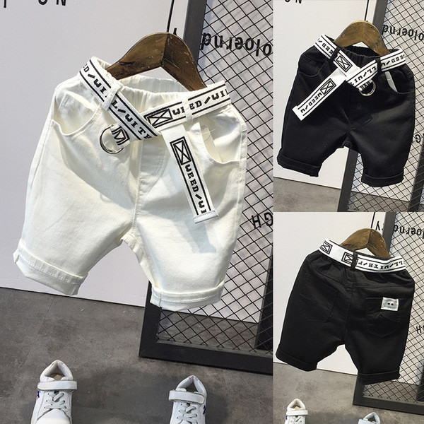 Gyerek modern rövidnadrág zsebekkel és övvel