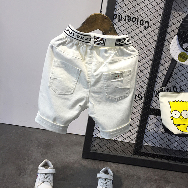 Gyerek modern rövidnadrág zsebekkel és övvel