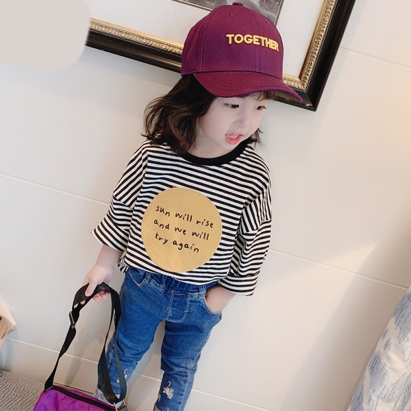 Csíkos mintás alkalmi gyerekblúz lányoknak