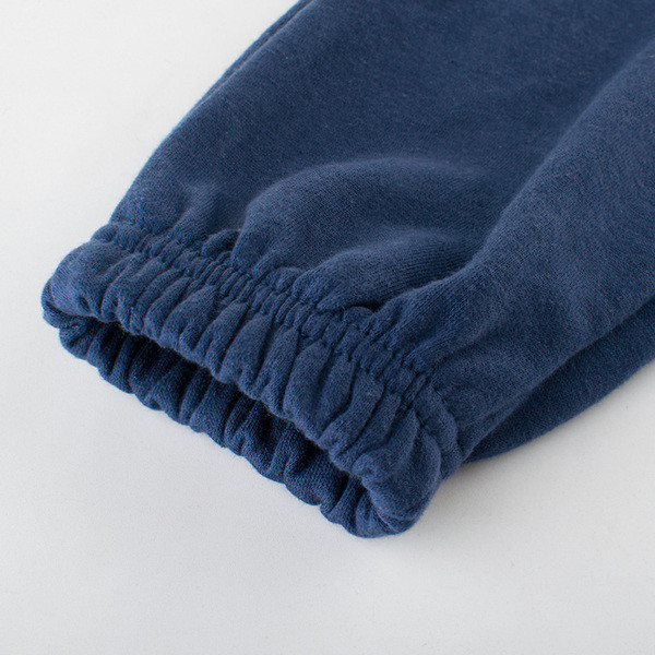 Hímzéssel ellátott alkalmi gyereknadrág fiúknak