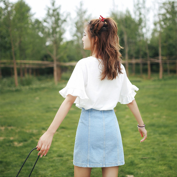 Modern női blúz színes fehér hímzéssel