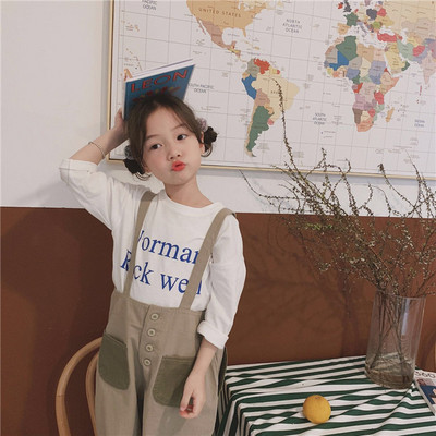 A lányoknak szóló alkalmi gyerekblúz két színű felirattal