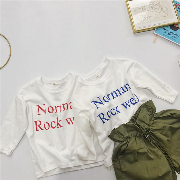 A lányoknak szóló alkalmi gyerekblúz két színű felirattal