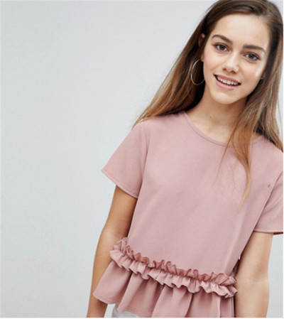 Κομψή γυναικεία μπλούζα με κοντό μανίκι σε ροζ χρώμα