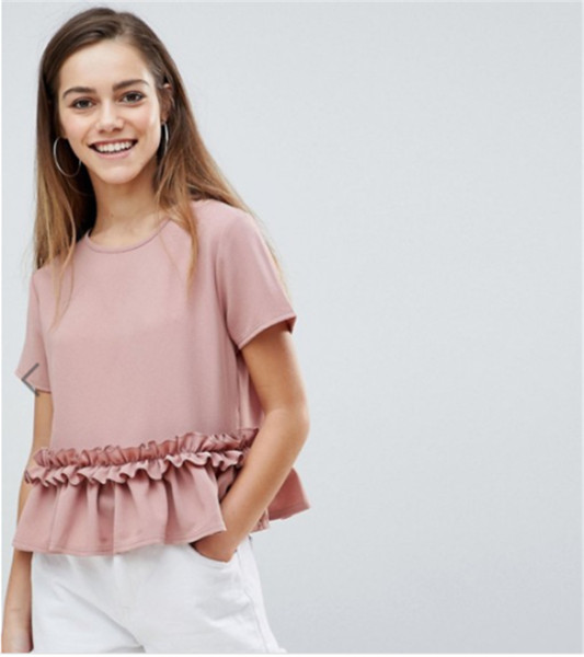 Κομψή γυναικεία μπλούζα με κοντό μανίκι σε ροζ χρώμα