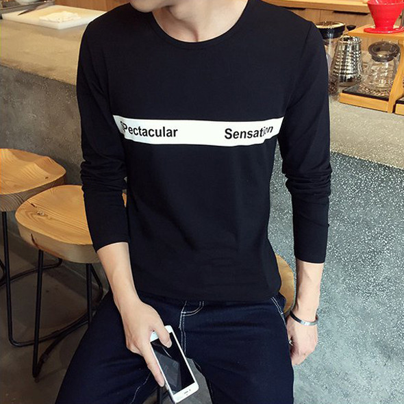 Férfi blúz feliratokkal és O-alakú gallérral, fekete színben