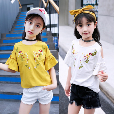 Стилна детска блуза с голо рамо и бродерия за момичета в два цвята