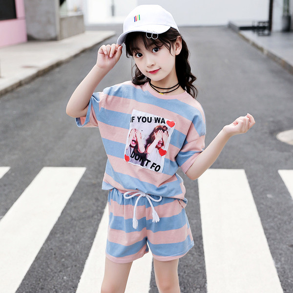 Sport-napi szett lányoknak két részből áll