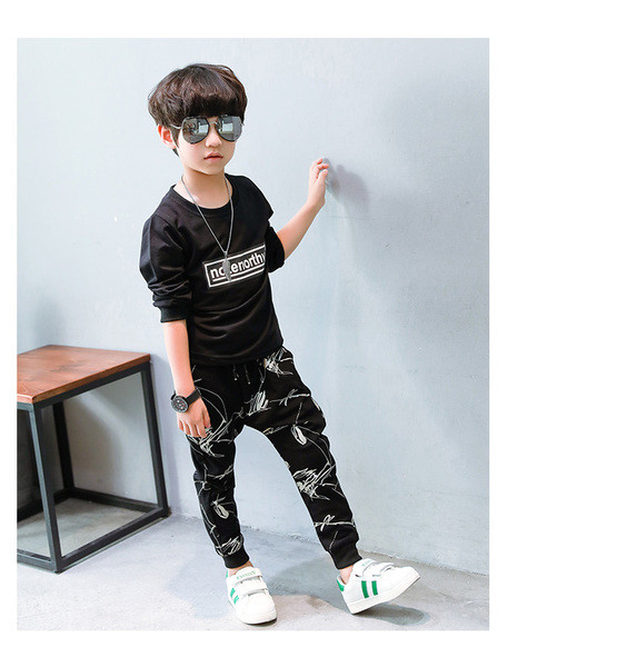 Aktuális gyerek nadrág fiúknak fekete színben