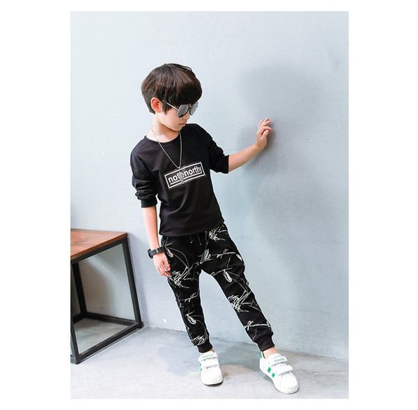 Aktuális gyerek nadrág fiúknak fekete színben