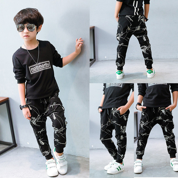 Aktuális gyerek nadrág fiúknak fekete színben