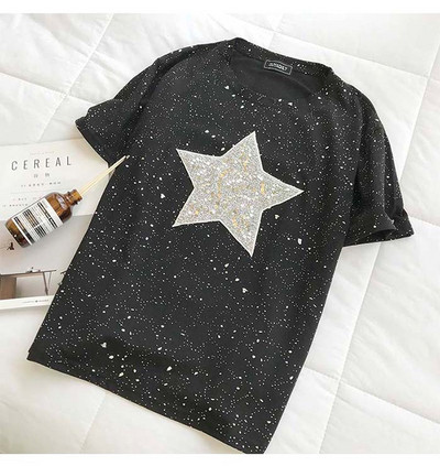 Μοντέρνα γυναικεία μπλούζα με πούλιες σε γκρι, μαύρο και άσπρο χρώμα