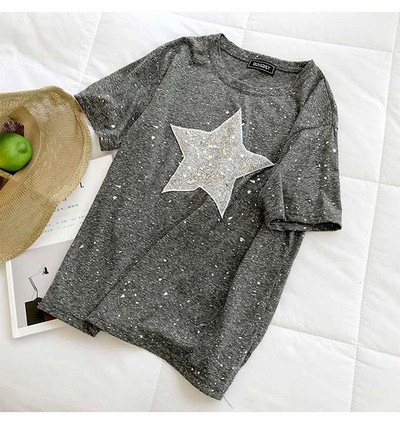 Μοντέρνα γυναικεία μπλούζα με πούλιες σε γκρι, μαύρο και άσπρο χρώμα