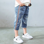 Modern, rövid gyerekfarmer oldalpántokkal