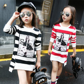 Modern hosszú ujjú gyermekblúz fekete és piros színben