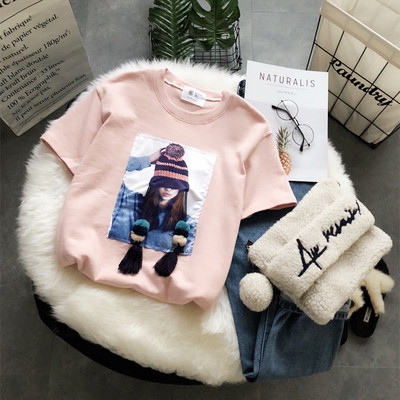 Modern női póló 3D elemekkel fekete, fehér és rózsaszín színben